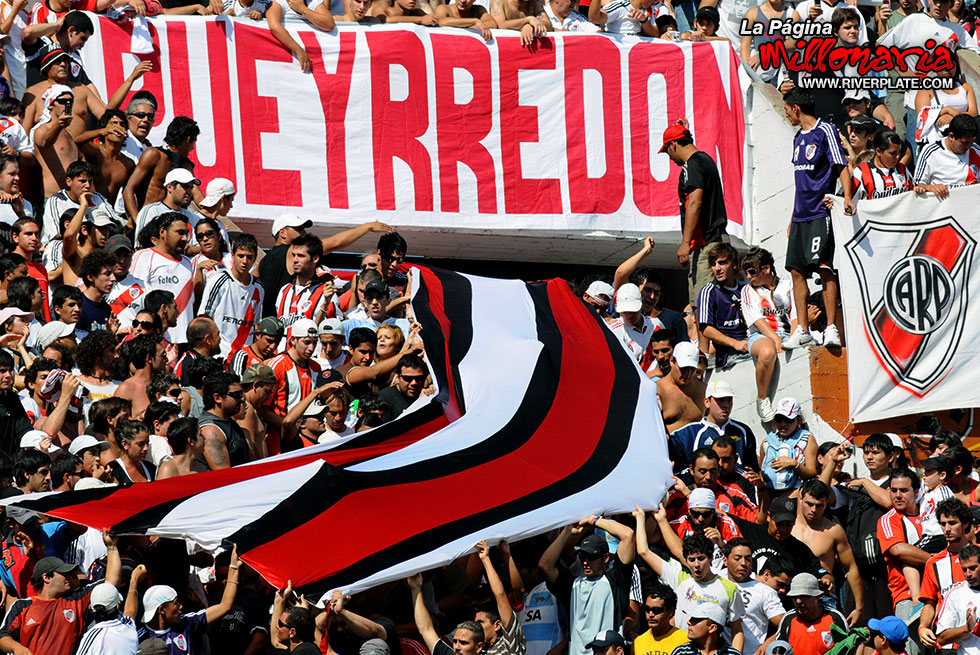 River Plate vs Colón Sta. Fé (CL 2009) 4